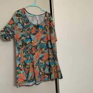 LuLaRoe PERFECT T. . Gently worn! 2XL